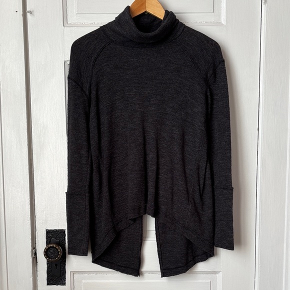 WE THE FREE BY FREE PEOPLE SPLIT BACK LONG SLEEVE TURTLENECK TUNIC TOP - Picture 2 of 8